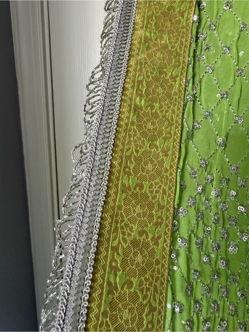 Green georgette saree blouse set - Picture 5 of 11